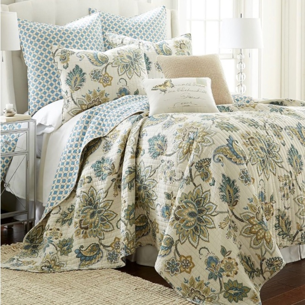 Levtex paisley Queen quilt set, NEW